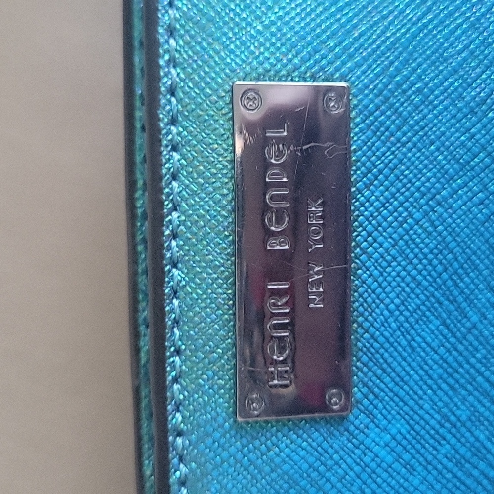 EUC Henri Bendel Galactic Petrol Wallet TEAL IRIDESCENT SAFFIANO LEATHER Mermaid